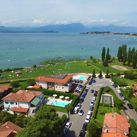 Vittoria - Acqua, Aria, Sole E Relax * Sirmione